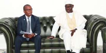 Le Directeur du bureau sous-régional pour l’Afrique centrale de la CEA, Jean Luc Mastaki et le ministre camerounais de l’Economie, Alamine Ousmane Mey DR.