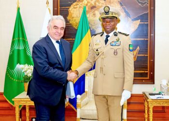 le Général Brice Clotaire Oligui Nguema et le Secrétaire d'Etat adjoint américain, Kurt Campbell.