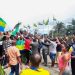 Des personnes célèbrent leur soutien aux putschistes dans les rues de Libreville, Gabon. /Photo prise le 30 août 2023 REUTERS/Gerauds Wilfried Obangome