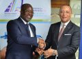 Cyrus NGO’O, Directeur Général du Port Autonome de Douala (PAD), recevant Martin Boguikouma, Directeur Général de l’Office des Ports et Rades du Gabon (OPRAG).